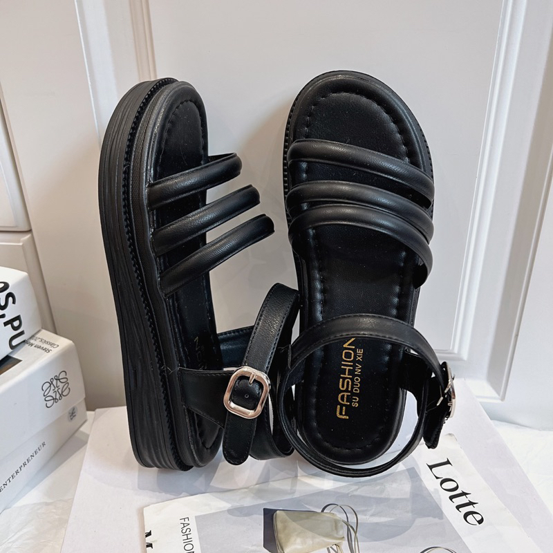 Xăng Đan Nữ 3 Quai Mảnh Da Lì Đế Bằng Đế Cao Su 3cm Ruxy Trắng_Đen