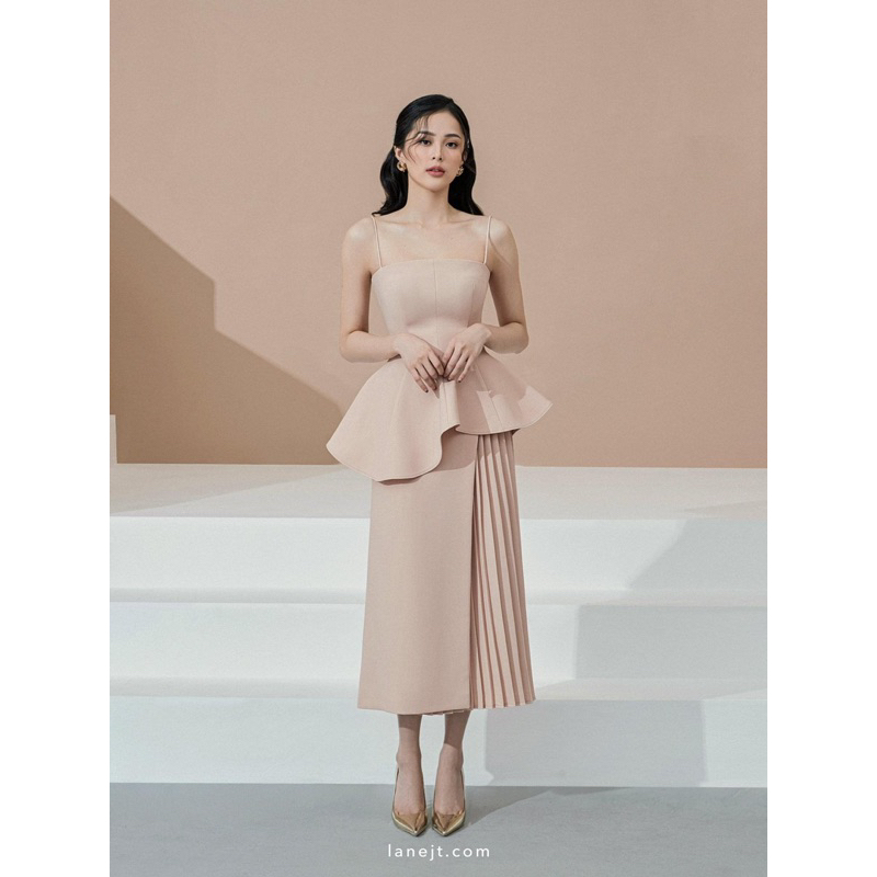 Set váy S-M Lane Jt 2 dây hồng nude! Chính hãng 100%! 2850K