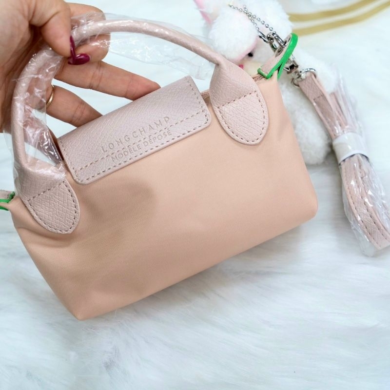 Túi LongChamp có đeo chéo tặng kèm móc bông siêu cưng