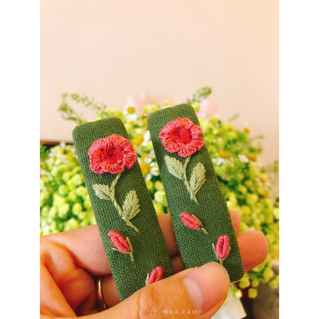 Kẹp tóc thêu tay hoa hồng