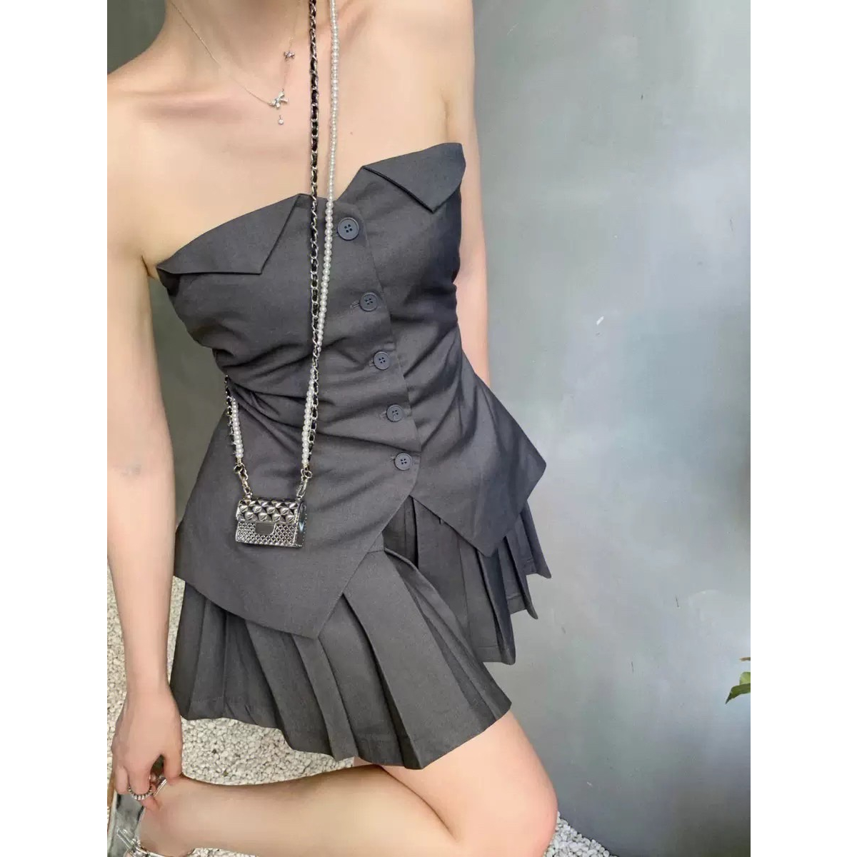 Set áo 2 dây + chân váy xếp ly