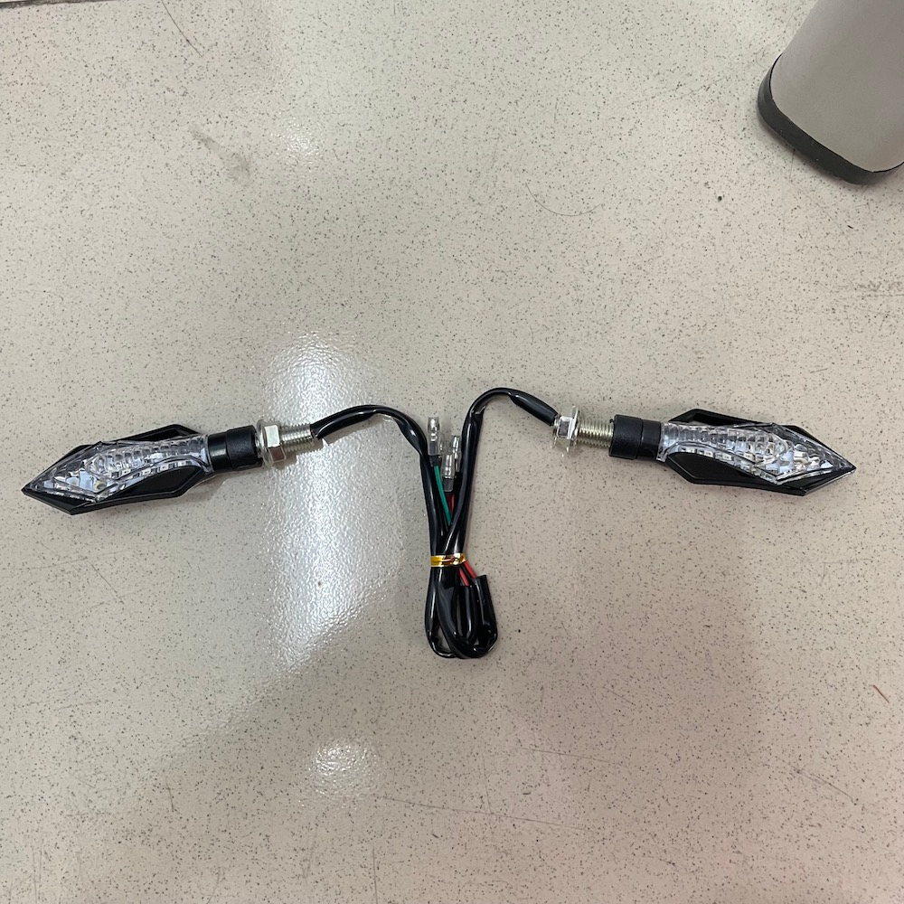 Thanh lý tai đèn xi nhan led chất lượng cao giúp người tham gia giao thông dễ dàng nhận biết xi nhan của bạn