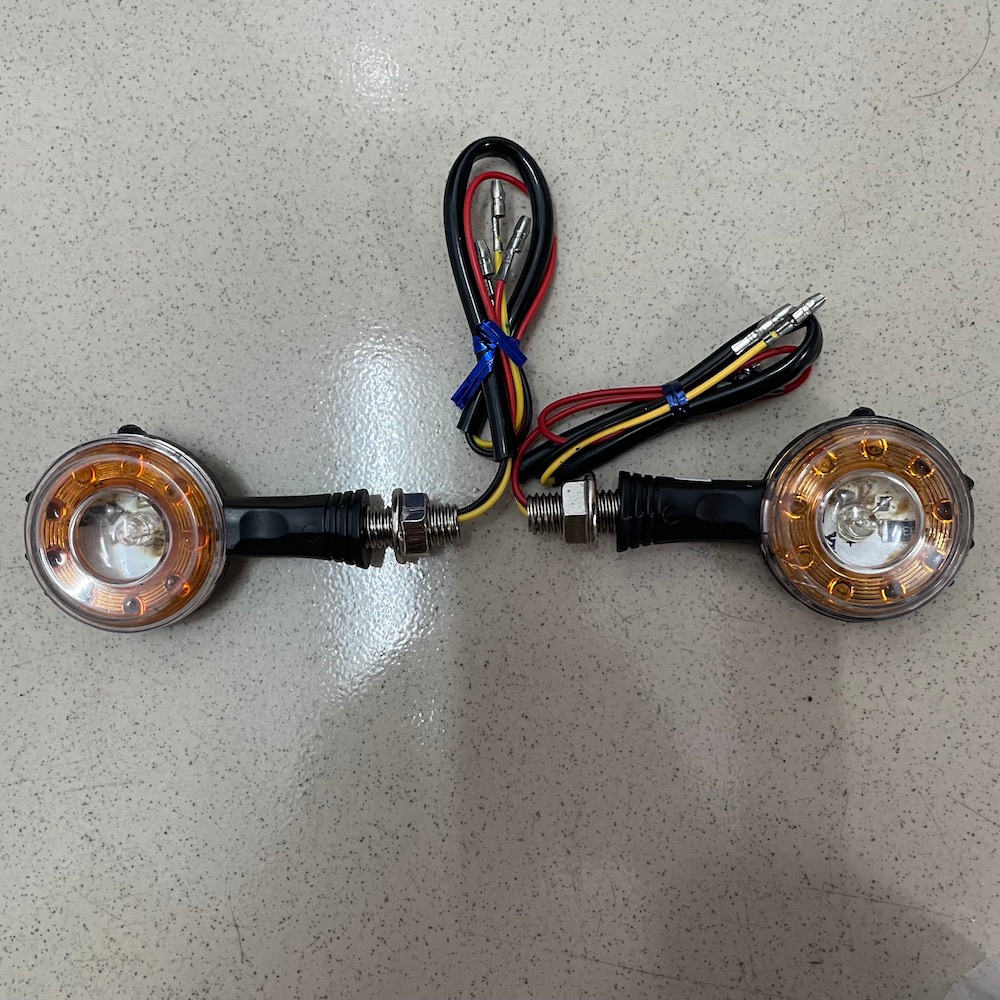 Thanh lý tai đèn xi nhan led chất lượng cao giúp người tham gia giao thông dễ dàng nhận biết xi nhan của bạn