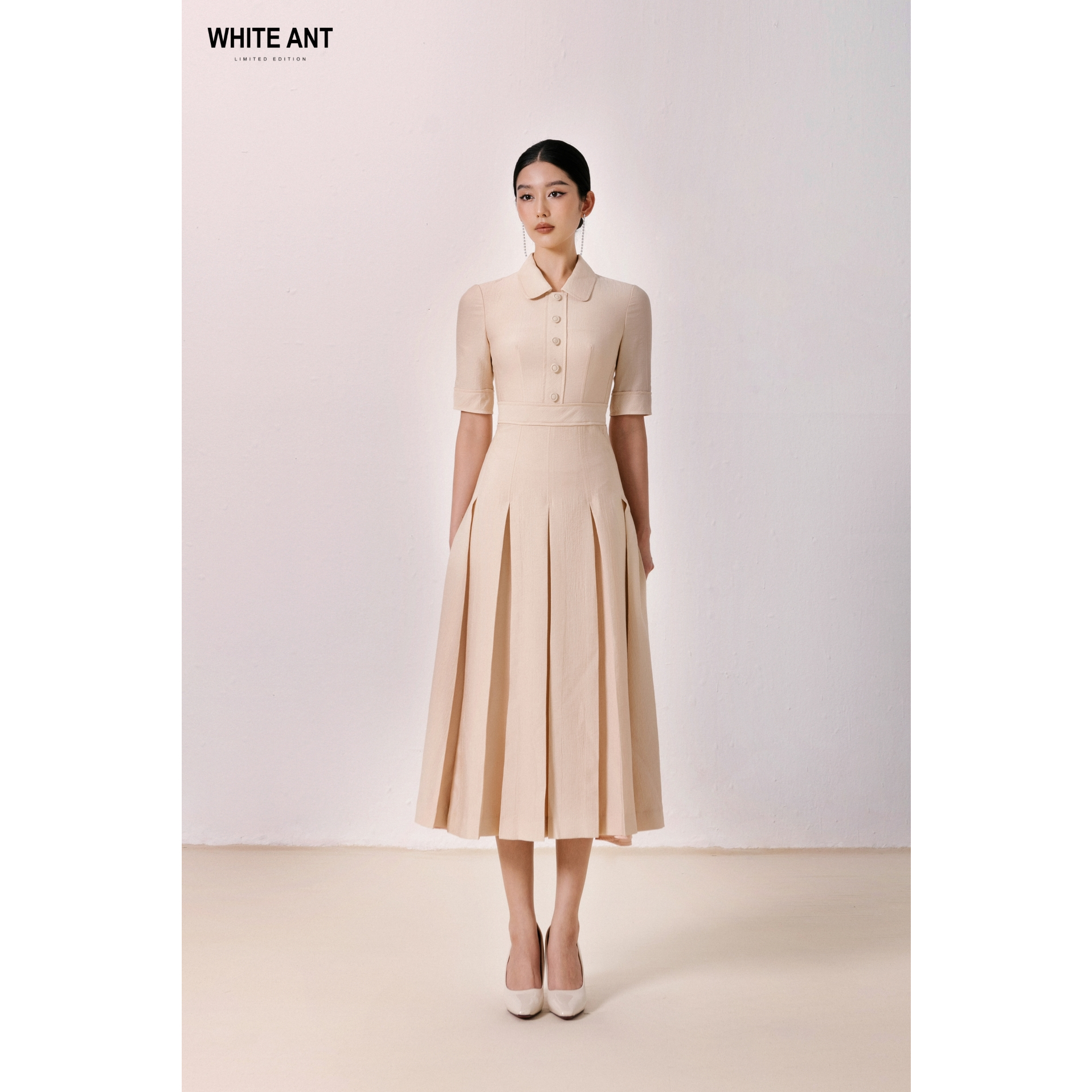 Đầm Cổ Sơ Mi Tay Lỡ Xếp Ly Nữ White Ant ORION BOX PLEAT DRESS Chất Liệu Rayon 120400206