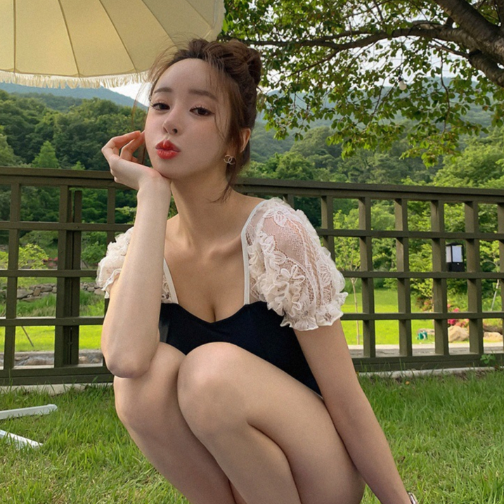 Bikini liền thân bộ đồ bơi cộc tay phối ren sang chảnh che khuyết điểm kèm chân váy ngoài thời trang Hàn Quôc