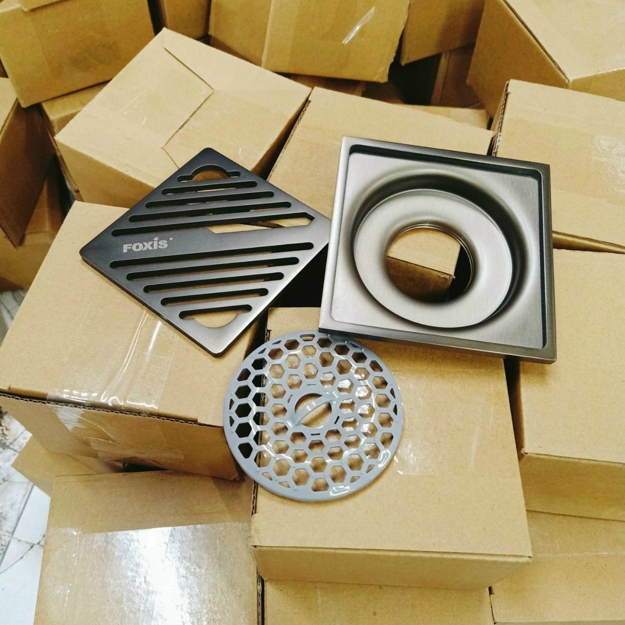 Phễu Thoát Sàn, Ga Thoát Nước Nhà Tắm Inox 304 Tích Thước Mặt 10*10cm Phù Hợp Ống 50-76mm