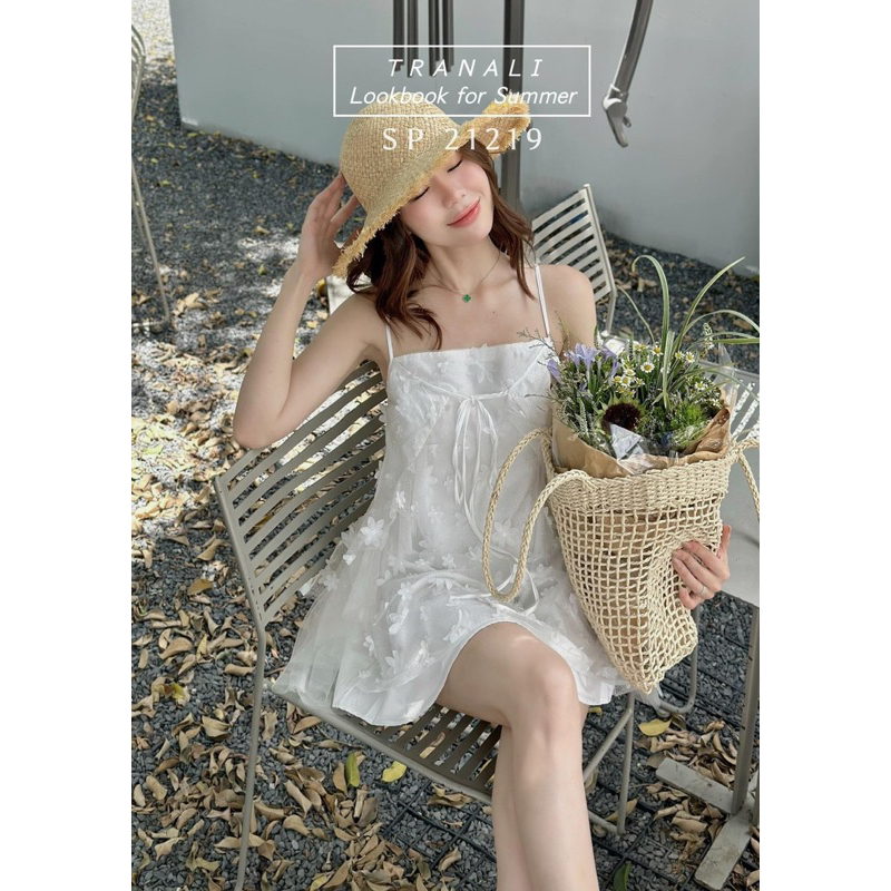 ĐẦM 2 DÂY VOAN ĐÍNH BƯỚM THẮT DÂY NƠ NGỰC TRẮNG