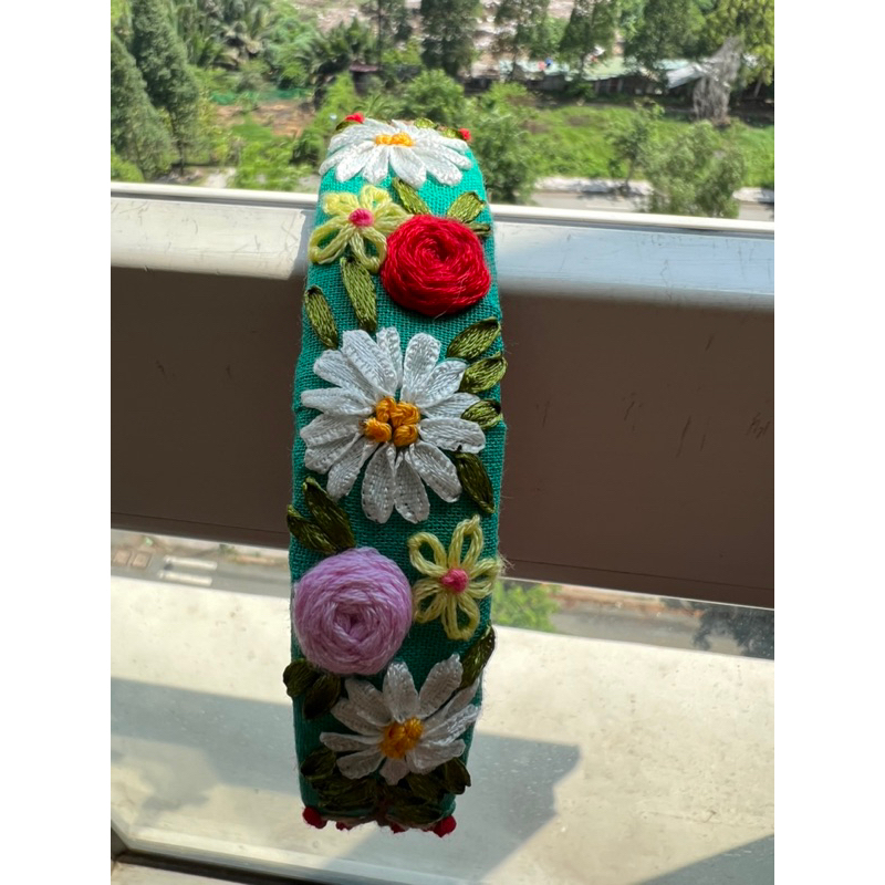 Cài tócthêu tay Handmade by Chang