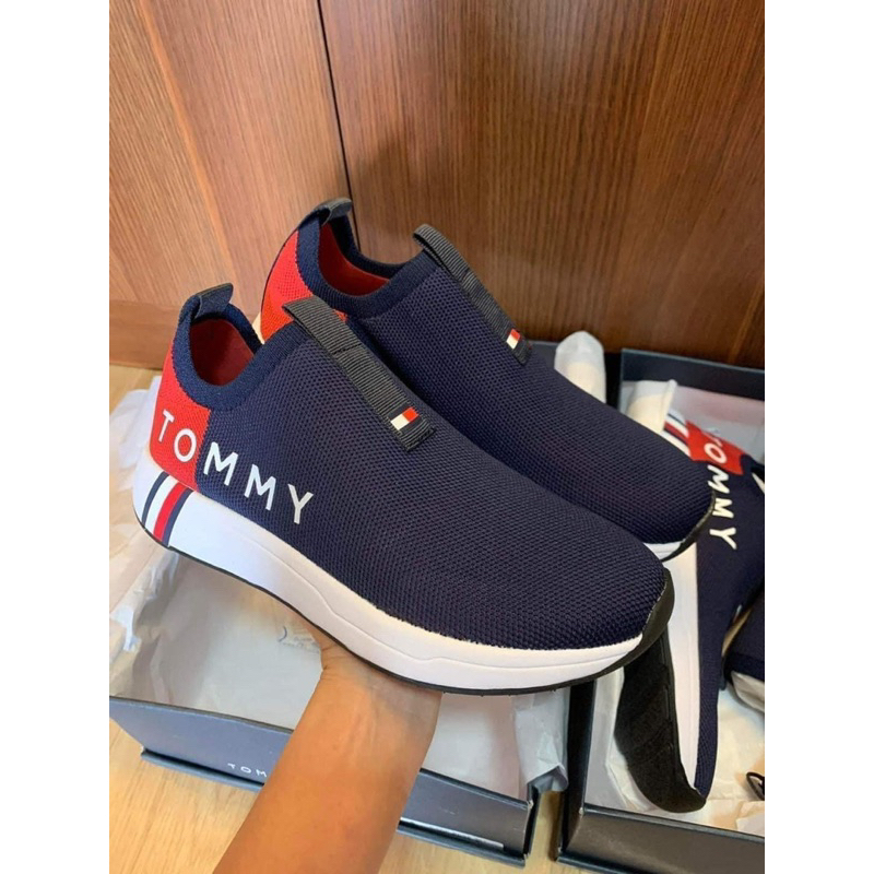 Giày TOMMY HILFIGER WOMEN'S ALIAH SPORTY SLIP-ON SNEAKERS