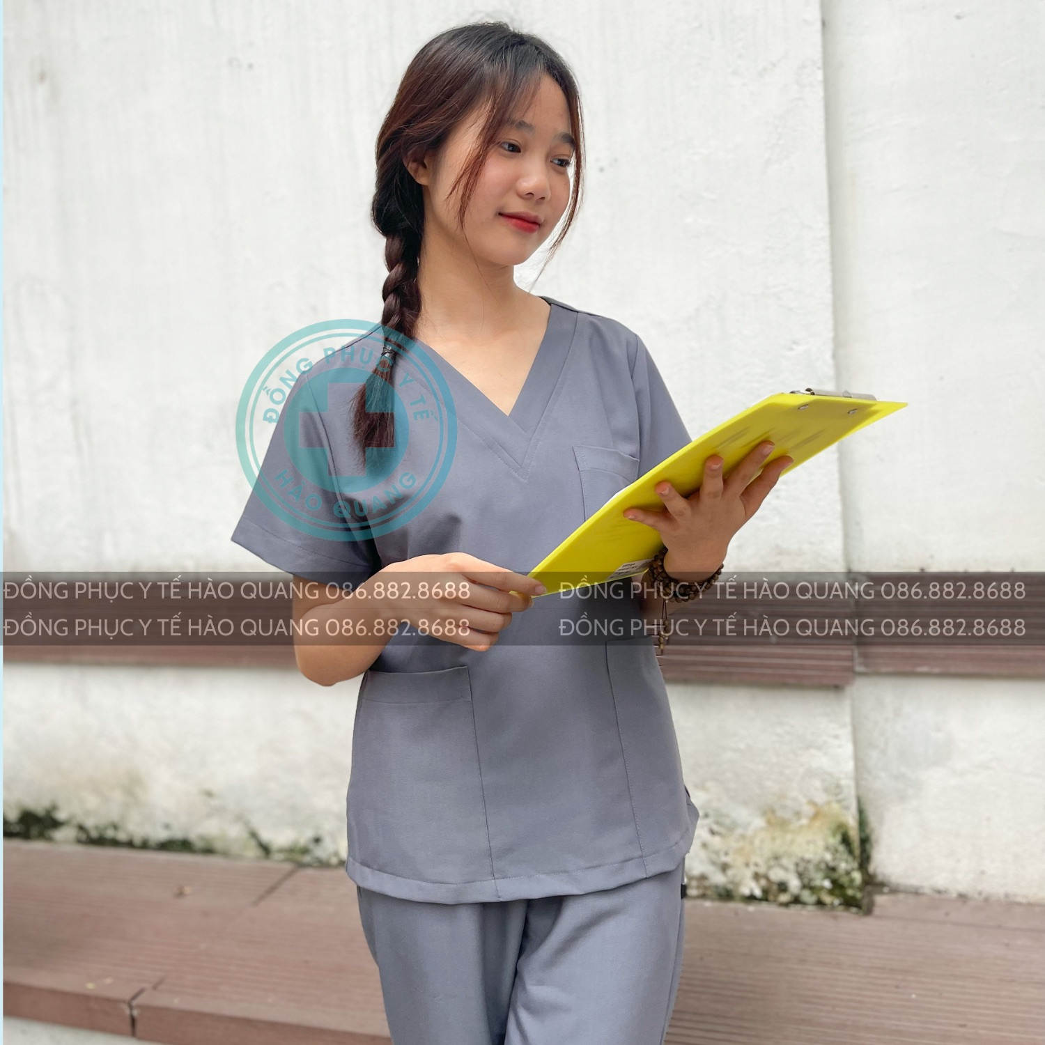 Bộ scrubs cổ tim, đồng phục y tế, quần áo bác sĩ, điều dưỡng, kĩ thuật viên spa, thẩm mỹ viện, bệnh viện màu XÁM ĐẬM