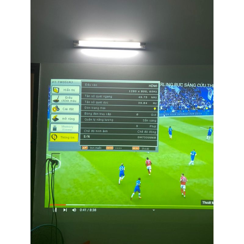 Máy chiếu gần chính hãng Panasonic PT-TW351R mới 99%