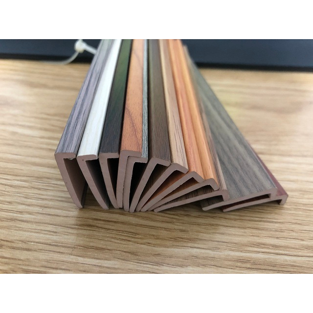 NẸP SÀN NHỰA 2.44m