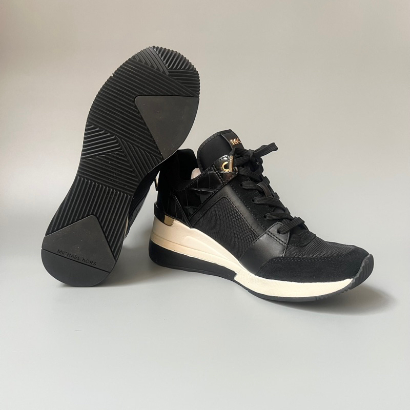 Giày sneaker Michael K0rs chính hãng size 8.5 us