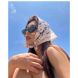 Khăn bandana Girl In Shell