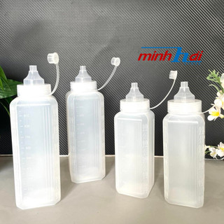 (Mẫu vuông, có vạch) BÌNH/ CHAI đựng sốt, tương ớt- nước đường - sữa đặc . Nhựa dày 600ml, 1000ml. Dụng cụ pha chế