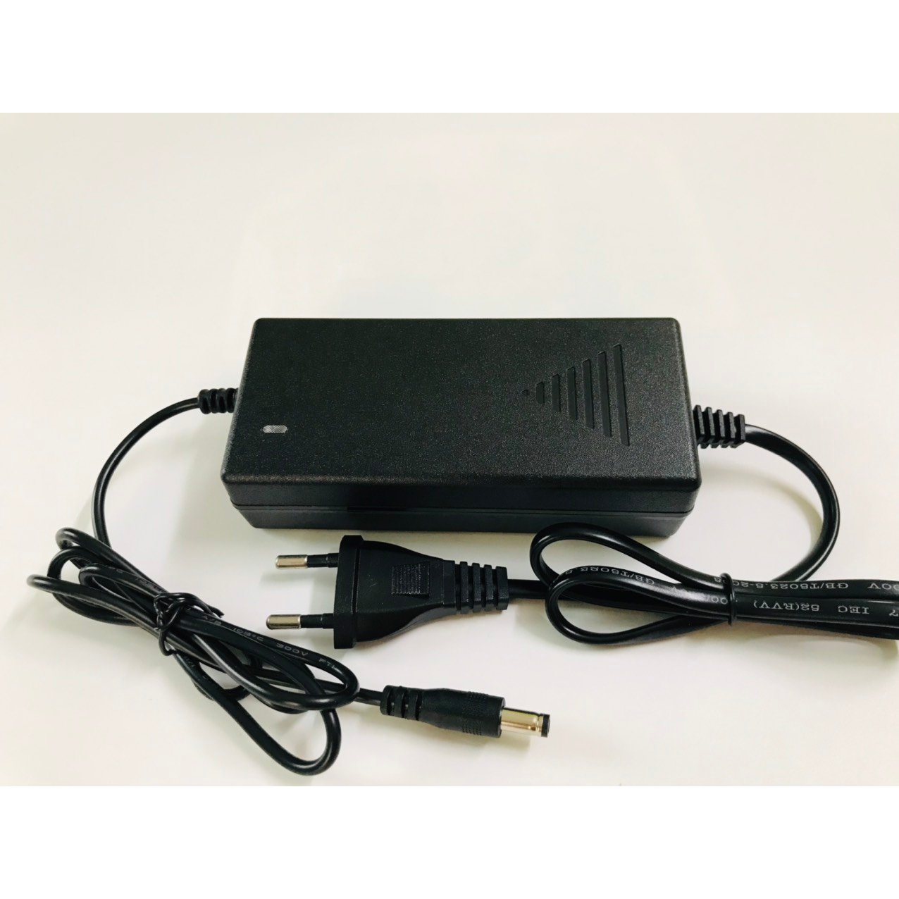 Nguồn 12V 5A, Adapter 12V 5A cho Led, camera