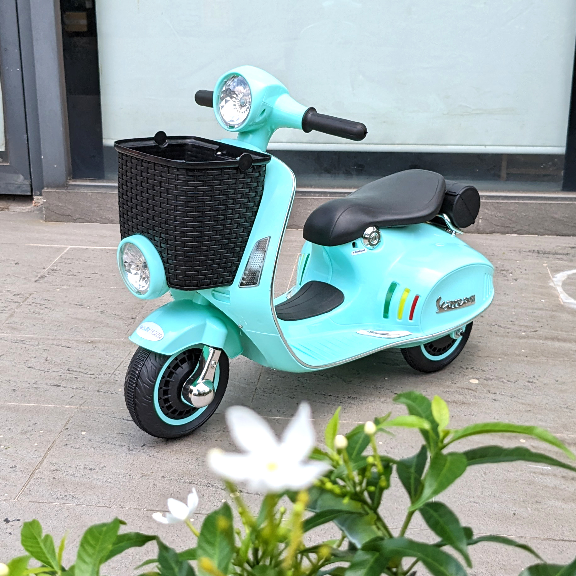 Xe máy điện Vespa trẻ em có giỏ BABY PLAZA W03