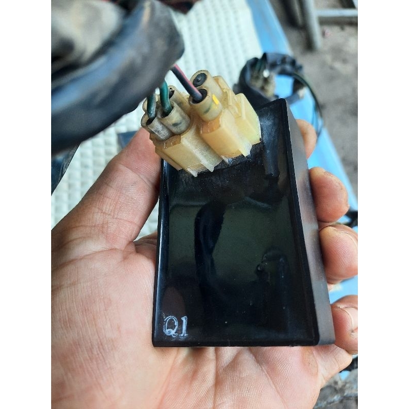 Ic Attila xài lửa bình