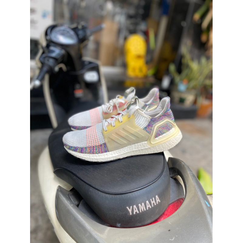 (Used) Giày chạy bộ Adidas Ultraboost 19 ‘Pride’ EF3675