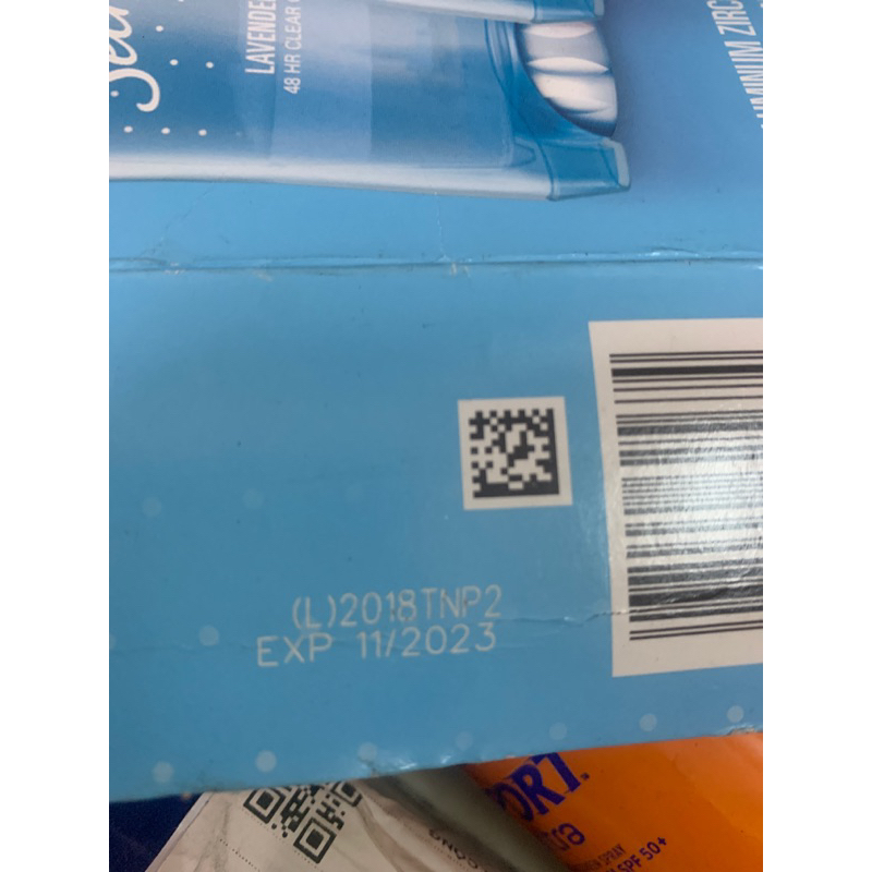 Gel Khử Mùi Secret Giảm Tiết Mồ Hôi Hương Lavender 73g