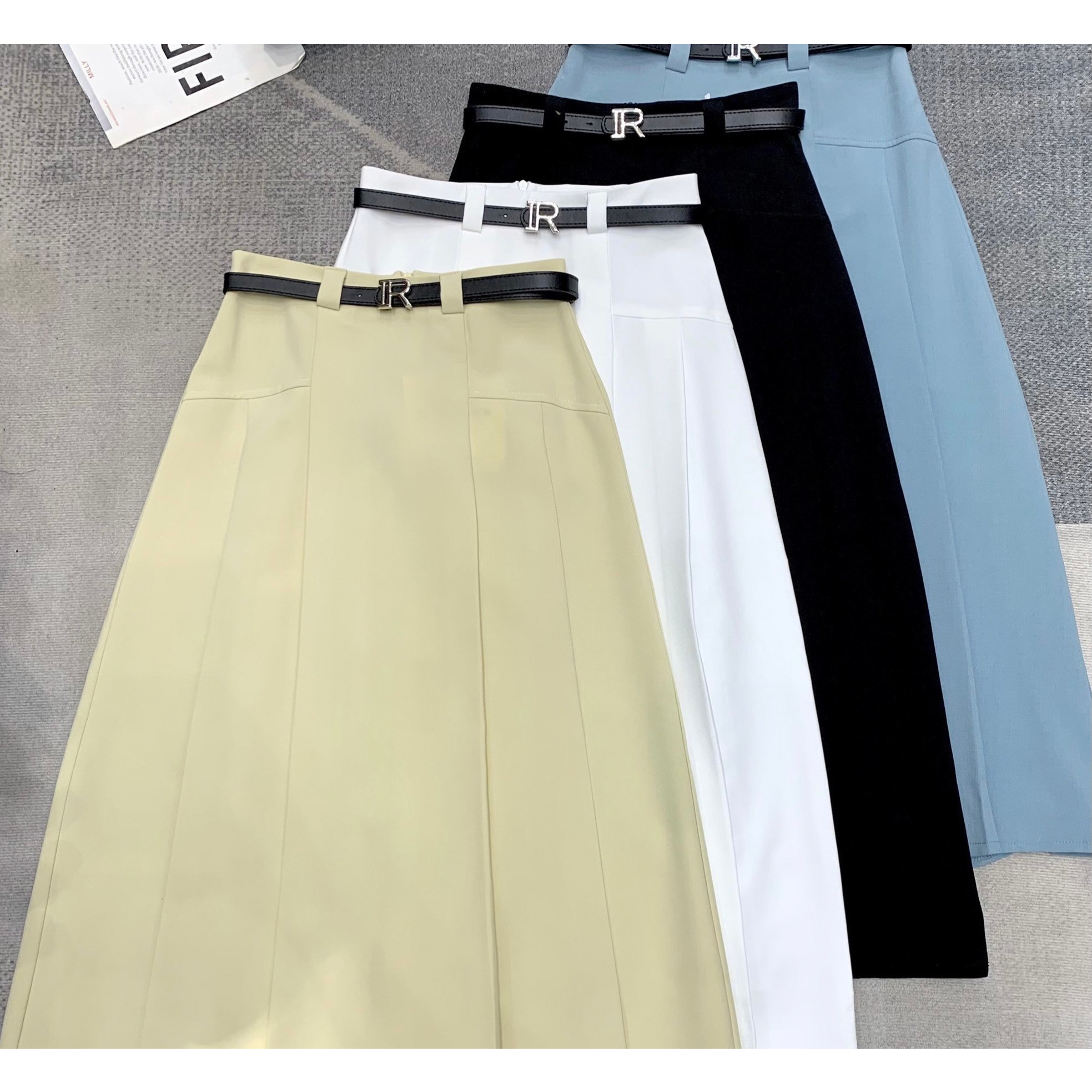 Chân Váy Redlip kem đai dáng dài form siêu tôn dáng chuẩn hàng QC