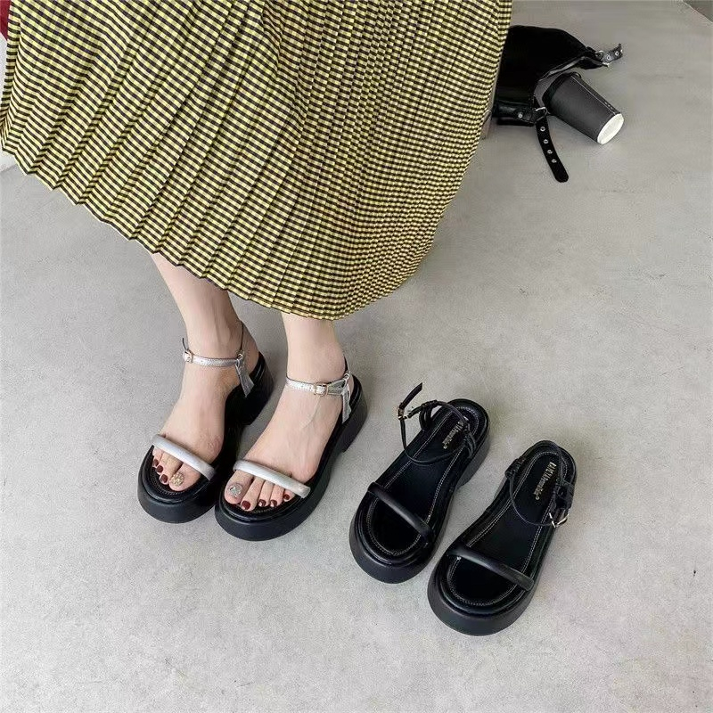 Xăng đan mẫu mới mùa hè nữ đi bên ngoài