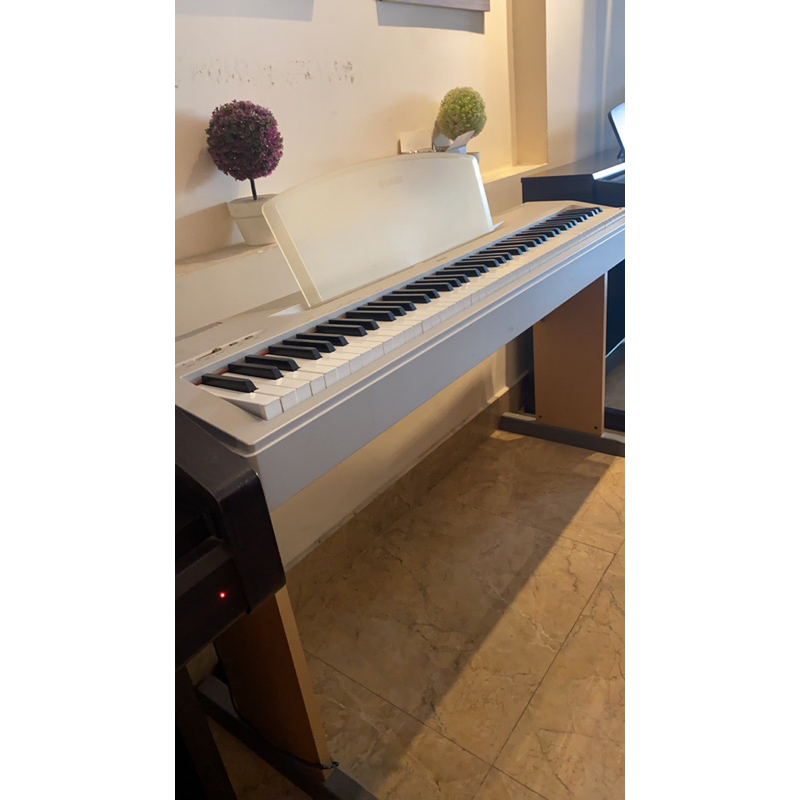 Piano Yamaha P60