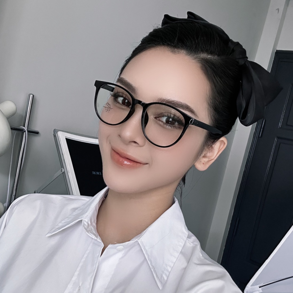 Gọng Kính Chất Liệu Nhựa Dáng Vuông Thay Cận nOneuf by Quỳnh Lương TR 8064 - 22K134