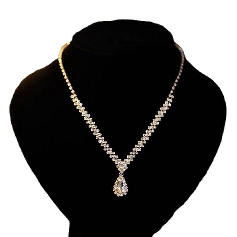 Combo Choker + hoa tai đá đi tiệc