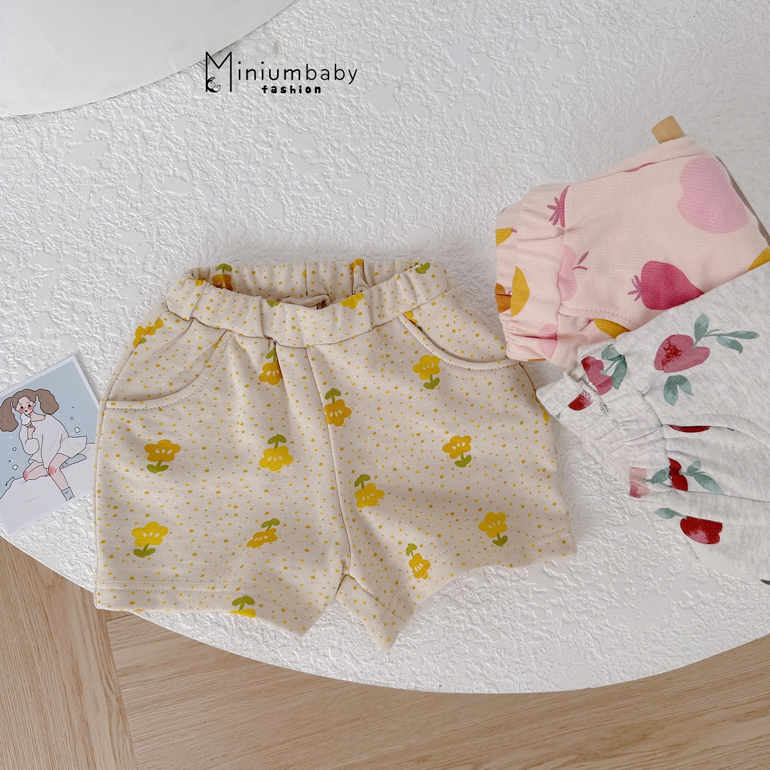 Bộ đồ 2 dây cho bé gái, áo phối viền in chữ,mặt cười chất liệu 100% cotton thoáng mát thấm hút mồ Miniumbaby-SB1540