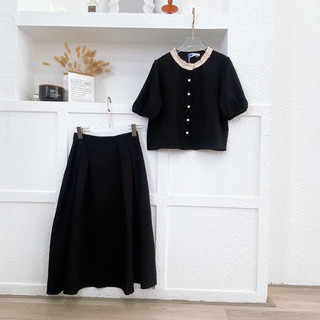Set áo và chân váy đũi đen cổ bèo