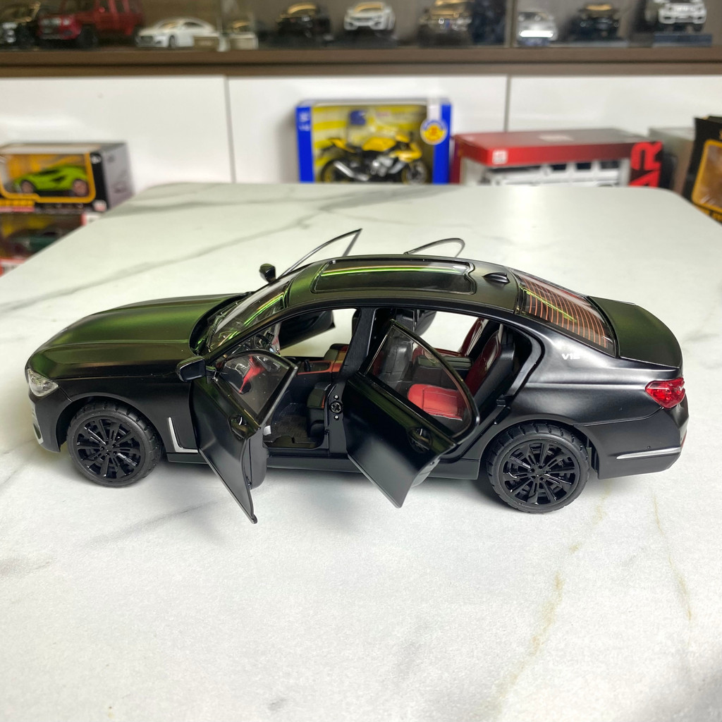 Mô hình xe kim loại BMW 760LI  Tỉ Lệ 1:24 Hãng CHIMEI 3 màu