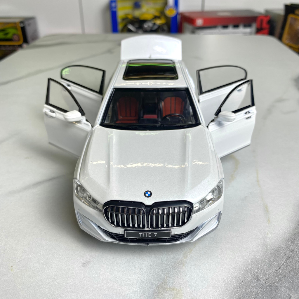Mô hình xe kim loại BMW 760LI  Tỉ Lệ 1:24 Hãng CHIMEI 3 màu