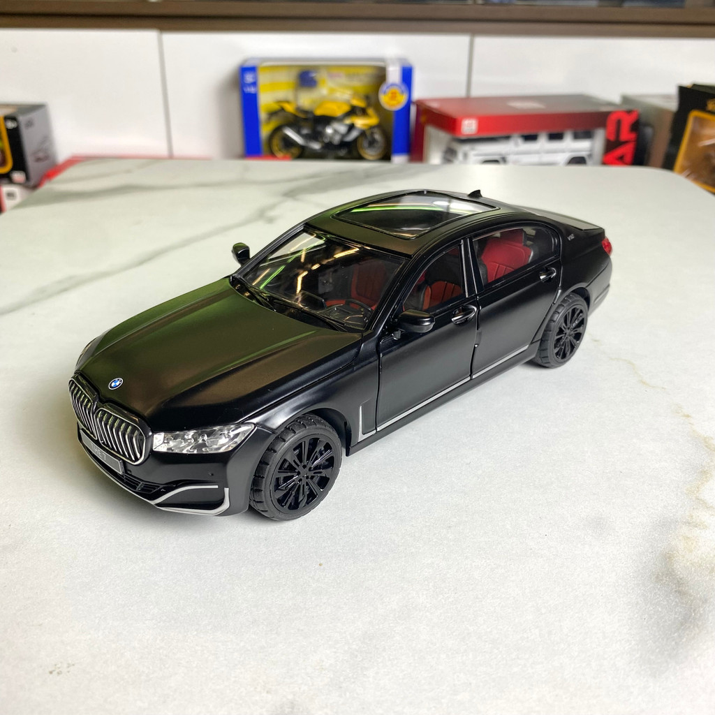 Mô hình xe kim loại BMW 760LI  Tỉ Lệ 1:24 Hãng CHIMEI 3 màu