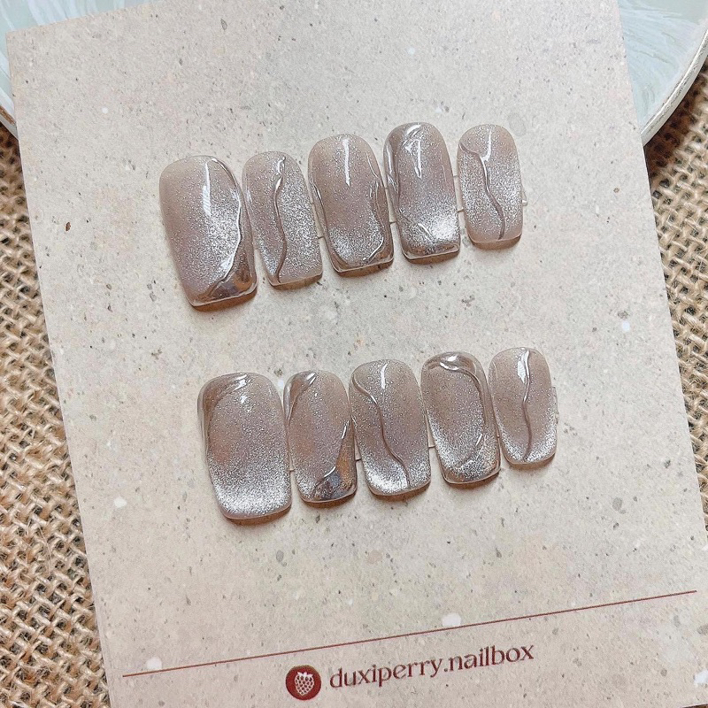 Nail box thiết kế mắt mèo tráng gương