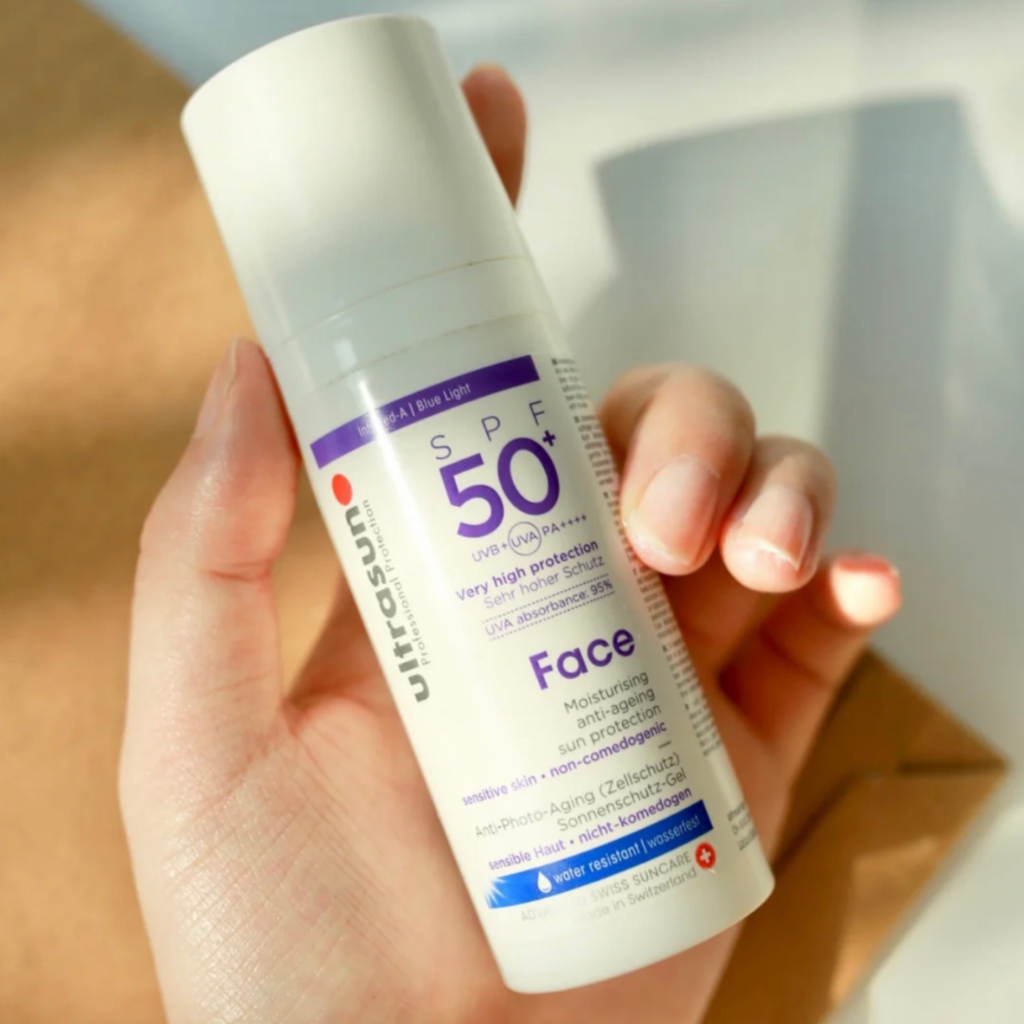 (DATE 11/2023) Kem chống nắng ULTRASUN SPF50 50ml cho da nhạy cảm (TÍM)