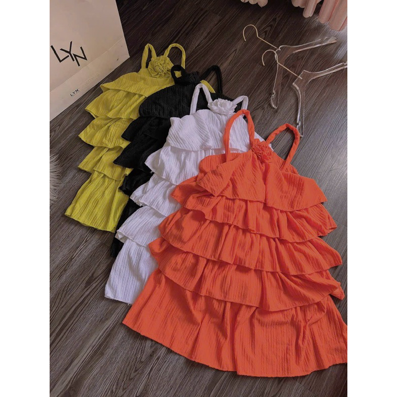 Đầm Yếm Đính Hoa Tầng Chất Sóng Nhún Dáng Xoè Có Lót Váy