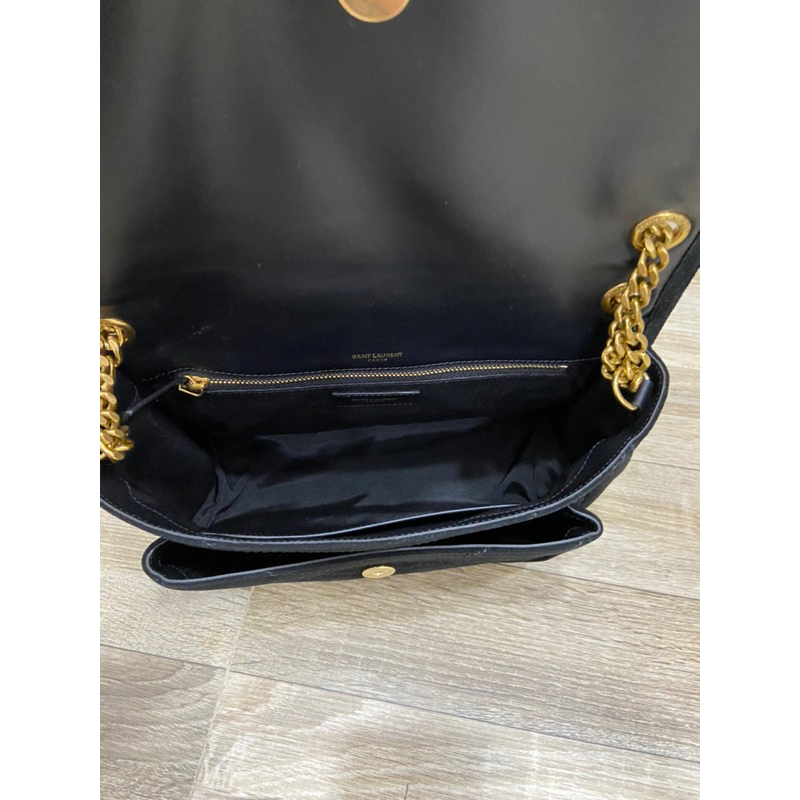 Túi si hiệu Y.S.L 26 da lộn