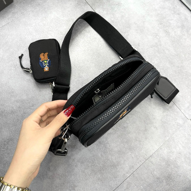 TÚI WHO.AU CON GẤU DỄ THƯƠNG TRẮNG ĐEN 2 NGĂN KÈM TÚI MINI
