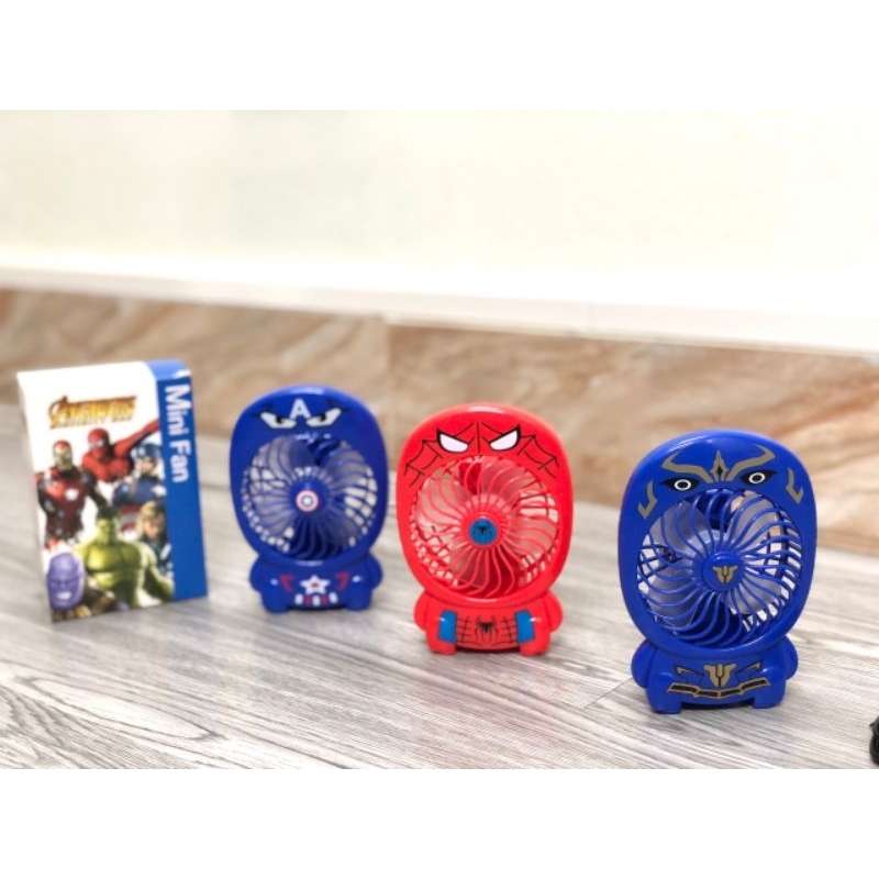 Quạt tích điện siêu nhân cầm tay cho bé