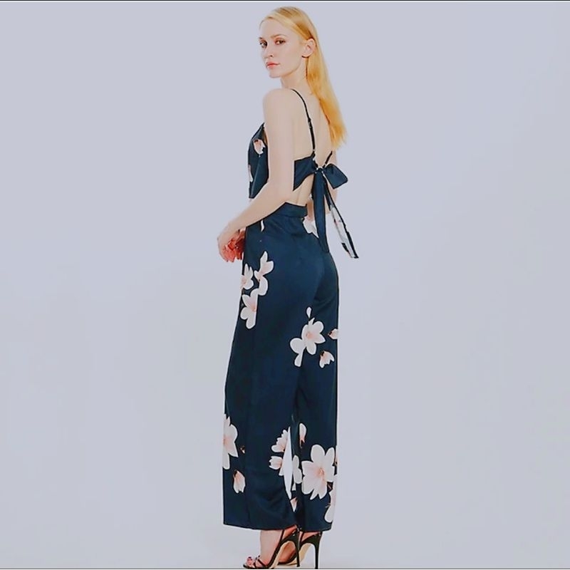 Jumpsuit 2 dây hoa xanh, thắt nơ lưng LAKING