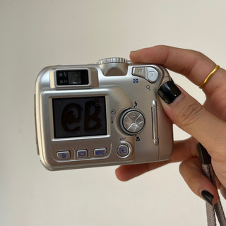 MÁY ẢNH NIKON COOLPIX 2100
