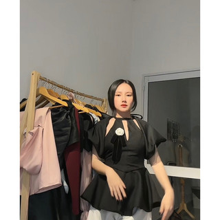 A11- Áo peplum tay phồng