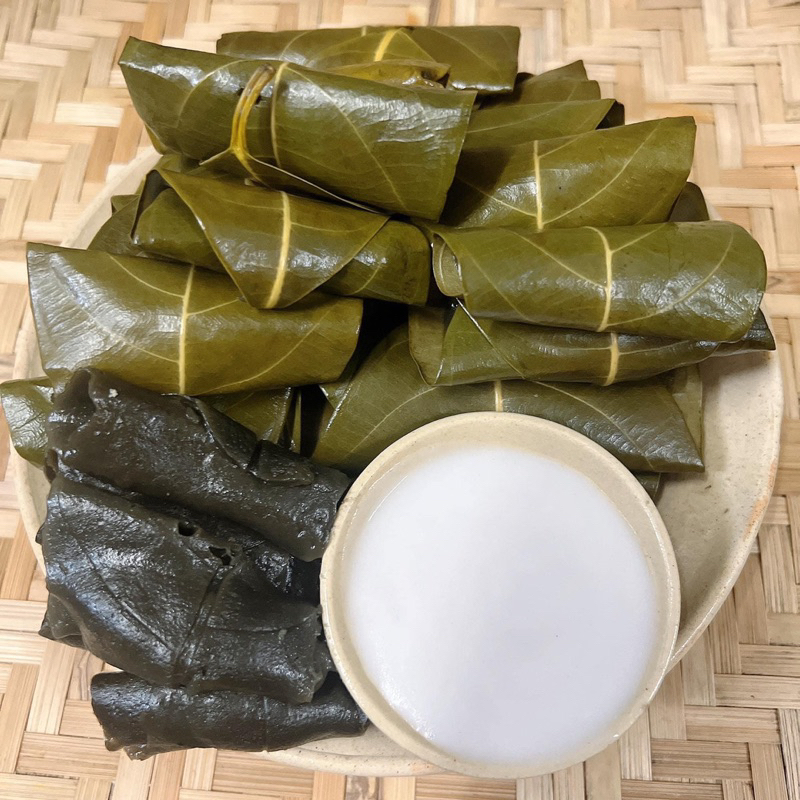 Bánh lá mơ quấn lá mít 65k/500  gram