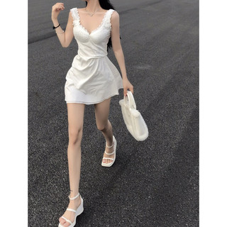 Đầm trắng cổ hở chữ V chất lụa mát 2 lớp phối viền ren - Thời trang nữ 2024 quyến rũ