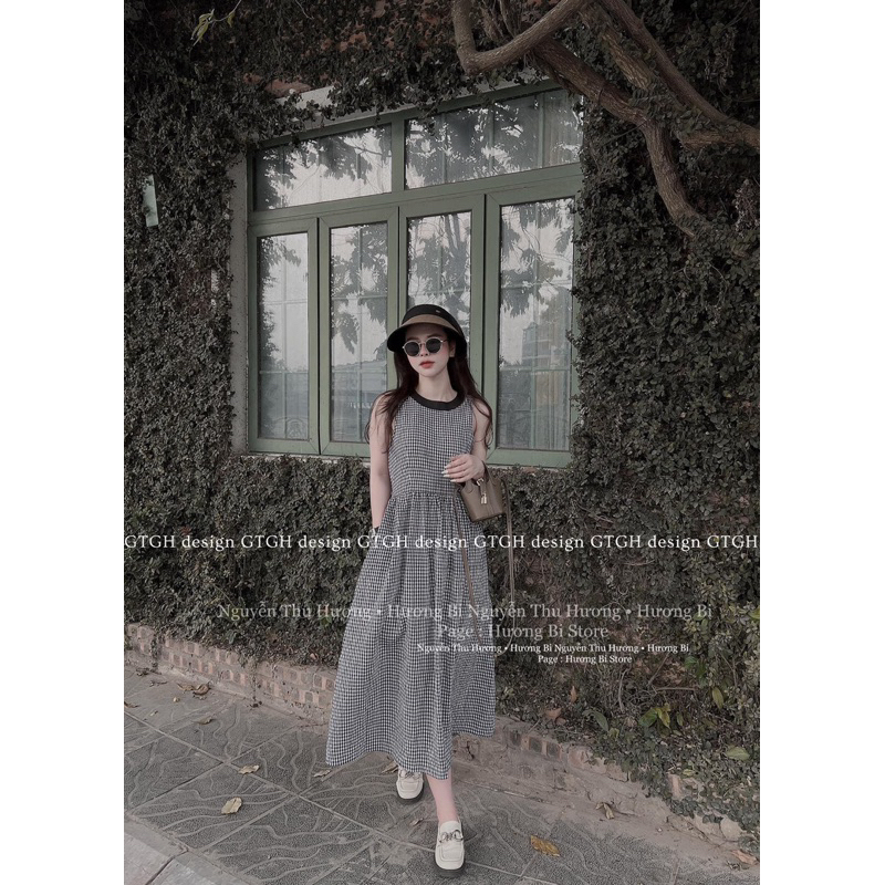 Váy kẻ caro sát nách