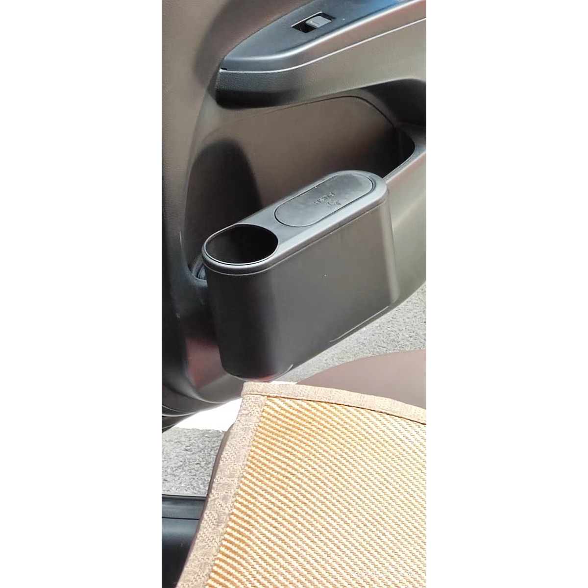 Thùng rác mini gắn cửa ô tô Có nắp chống Mùi,Rơi Vãi, Kết Hợp đựng chai nước,ô dù. dễ dàng tháo lắp để vệ sinh