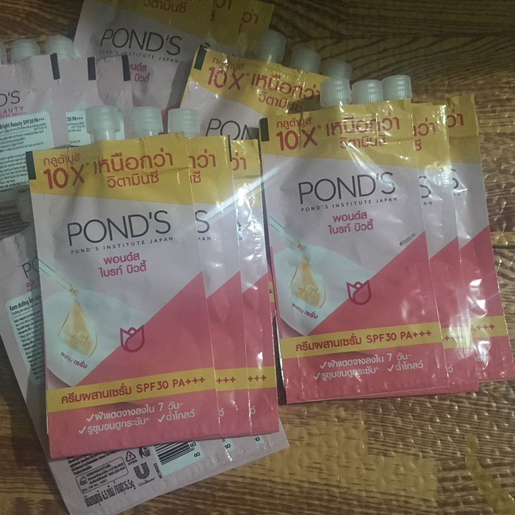 Kem dưỡng ẩm sáng da ban ngày Pond's Bright Beauty SPF30PA++- Hàng tặng 6.5g