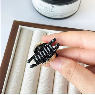 Kẹp tóc mái hoa trà tiểu thư