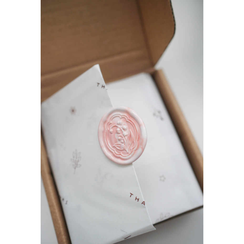 HỘP QUÀ TẶNG - bao gồm ruy băng,con dấu và hoa khô